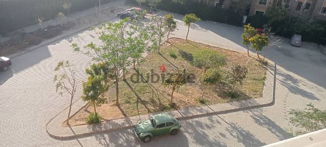 للبيع من المالك شقه مفروشة ومكيفة بكومبوند الحى الايطالى بدر