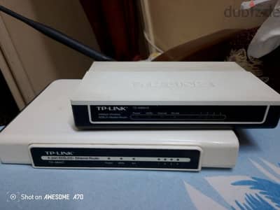 عدد2راوترTPLINK فيه واحد بانتينا بحاله ممتازه