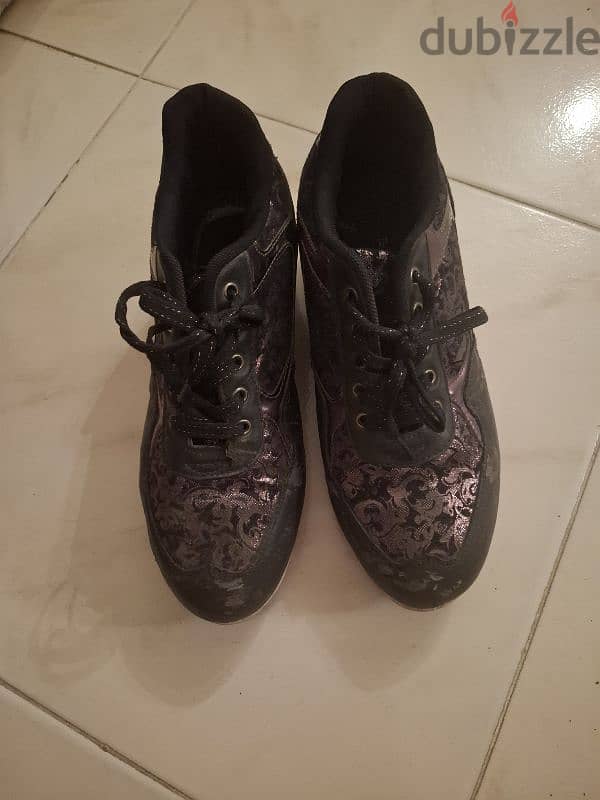 Sports shoes 18