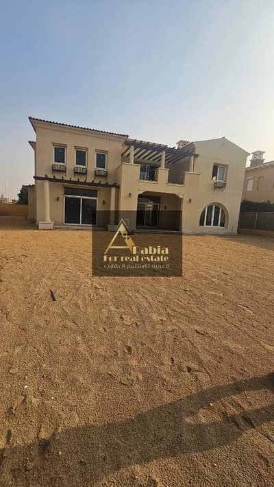 Luxurious villa directly on the lake in Mivida Views with a distinctive area and elegant design