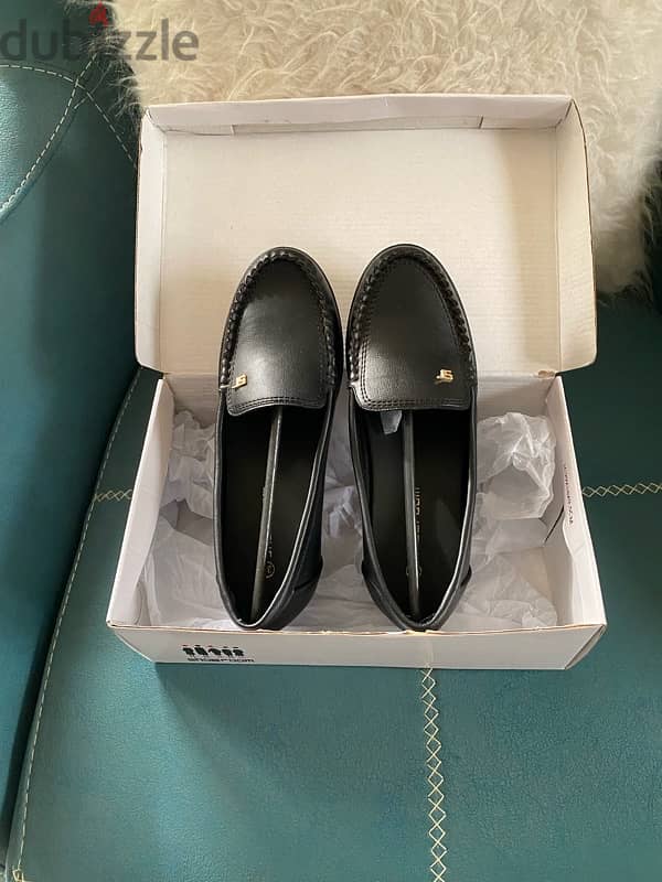 من Shoe Room 1