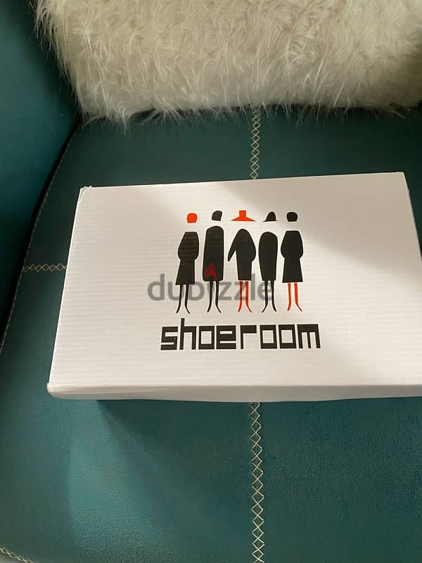 من Shoe Room 4