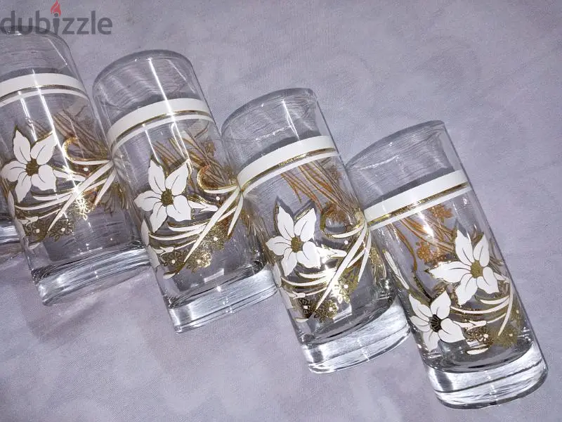 New 6-Piece Cup Set with Golden Rose Design on White Background