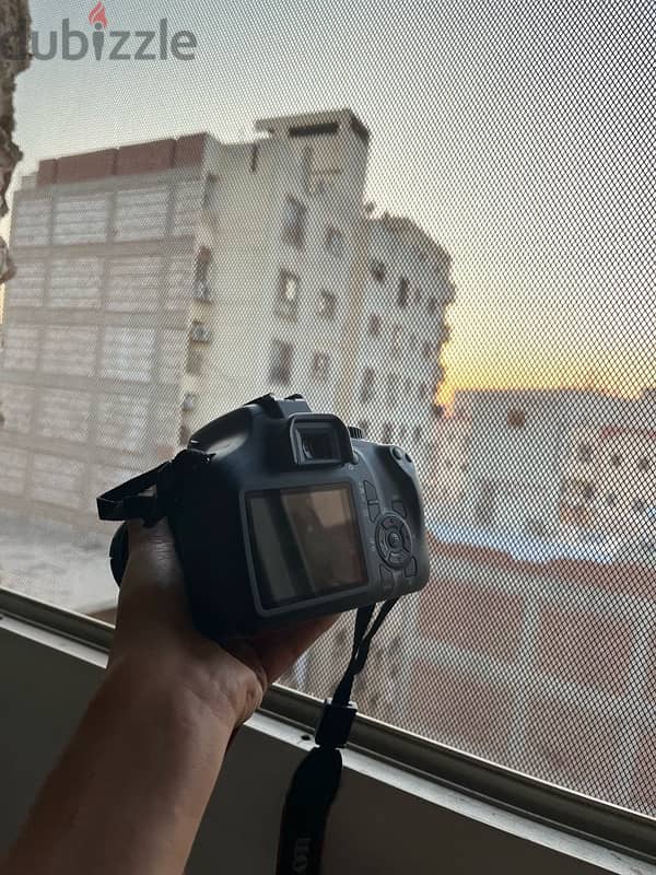canon EOS4000D 2