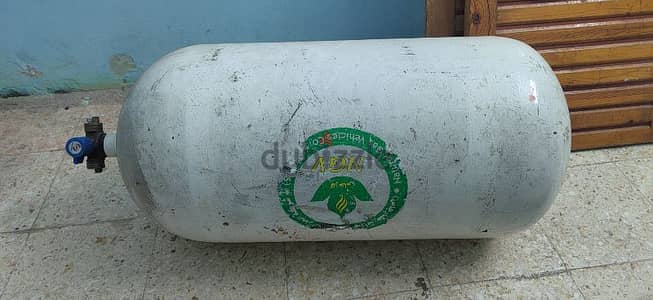 اسطوانة غاز طبيعي حقن ٦٠ بالجهاز