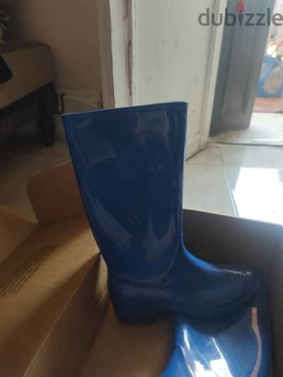 حذاء مطر للبيع