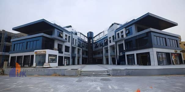 Shop for sale on installments, currently rented for 60,000 per month to the Wahwah brand, opposite the French University, in the heart of the 7th and