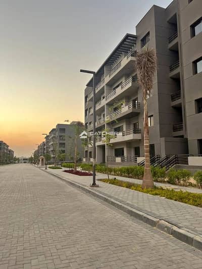 Ground floor apartment (with garden) ready for immediate occupancy, high-end finishing, for sale in Stoda Compound, Sheraton, near City Centre Almaza,