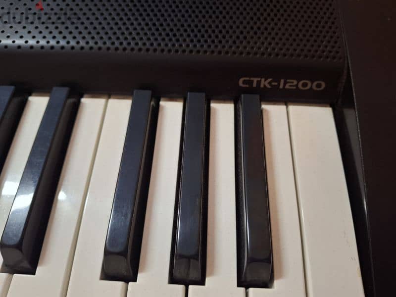 Casio CTK-1200 4