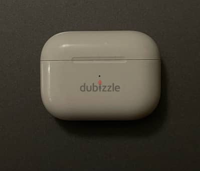 Apple airpods second generation ( charging case only )