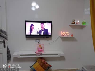 مكتبه خشب سويد لونها ابيض بوهيه اكليريك