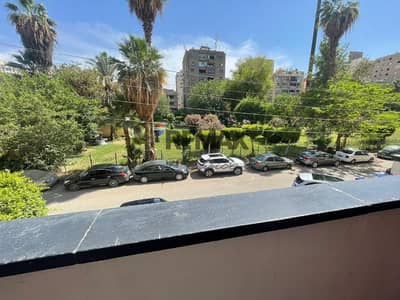 فيلا لقطة للبيع بارض الجولف ناصيه علي مربع حديقه