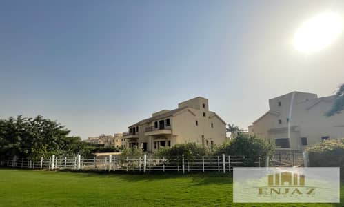 Palace for Sale in Madinaty, Directly on the Golf, 6 Bedrooms, 1750 sqm