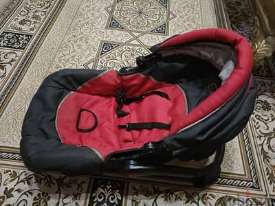كرسي أطفال سياره
