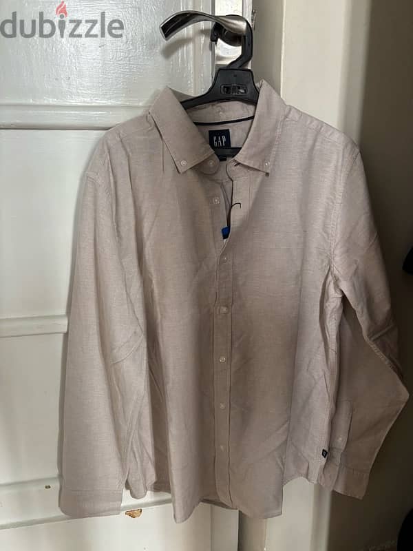 GAP shirt 1