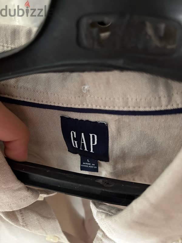 GAP shirt 3