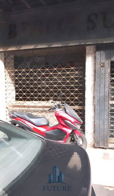 70m shop for sale in the Hunting Club square