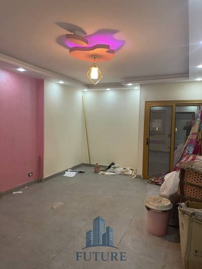 40m shop for rent in the hunting club square