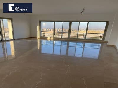 فيلا للبيع جولف فيو متشطبة بالكامل باقل من سعر السوق و موقع مميز جدا في اب تاون كايرو - المقطم Uptown Cairo