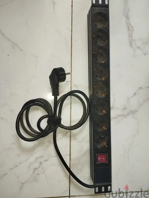 8-Port Imported Splitter in Excellent Condition