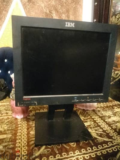 شاشة كمبيو وتنفع تلفزيون