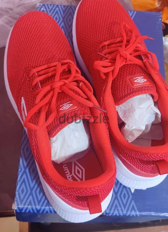 original Umbro Millbank 45 كوتشي امبرو أحمر أصلي 1