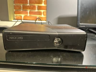 xbox 360 حاله ممتازه جدا