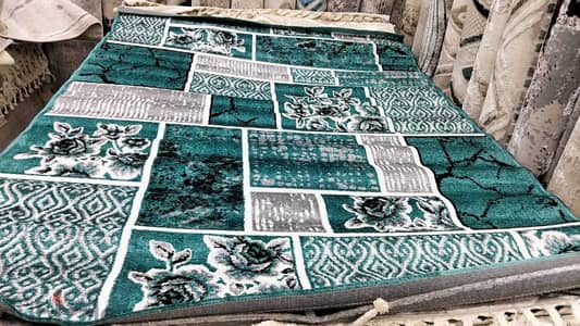 3 سجادات ألوان زاهية بحالة ممتازة جدا نفس اللون عرض 192 سم×طول 285 سم