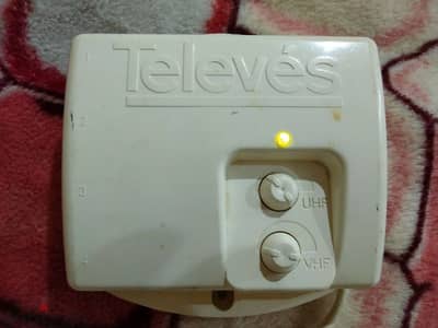 جهاز Televes مضخم إشارة (Distribution Amplifier) هوائي داخلي.