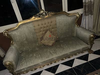 خشب زان دمياطي كنبه و ٤ كراسي السعر قابل للتفاوض