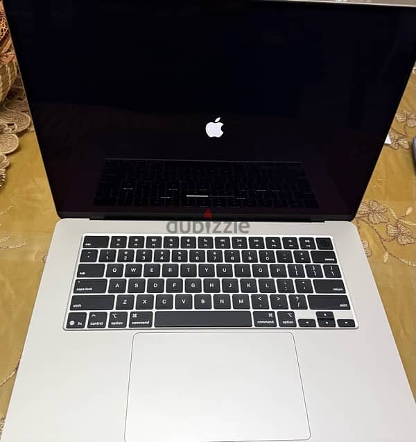 Macbook Air M4 15” 256gb Starlight 1