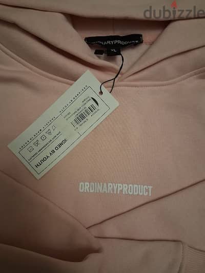 سويت شرت جديد لونه روز مقاس xlولكن واسع يلبس2xl