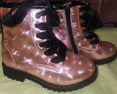 Girl's shoes