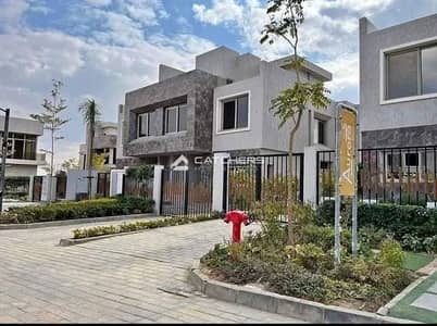 Immediate duplex, 40% off, Pyramids view, ready to move in, Sun Capital