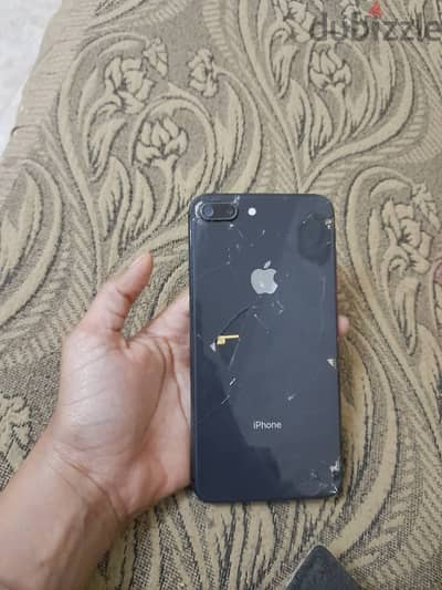 آيفون 8 بلس