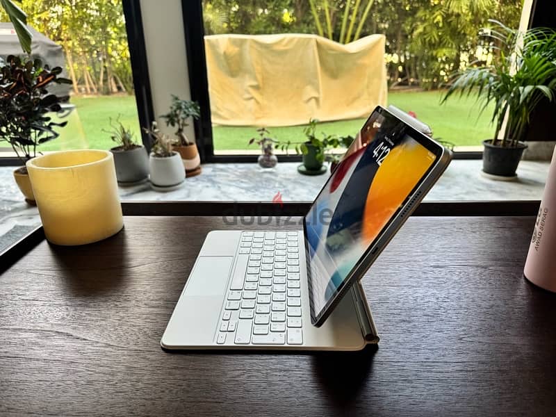 iPad Pro 12.9-inch 5th Gen + Magic Keyboard 4
