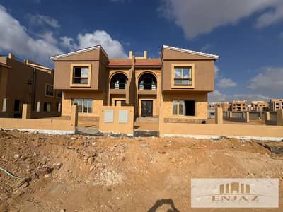 فيلا كواترو للبيع في كمبوند المعادي فيو - الشروق  أمام مدينتي – موقع استراتيجي ومميز جدًا