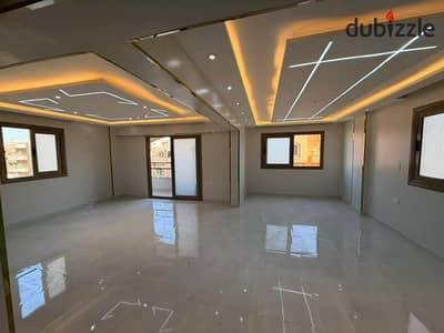 شقة للبيع بمكرم عبيد 240 م