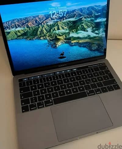Macbook pro 2018 13 inch with Touch Bar 512gb SSD