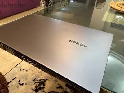 Honor 15’’ i3 11 gen 8g ram