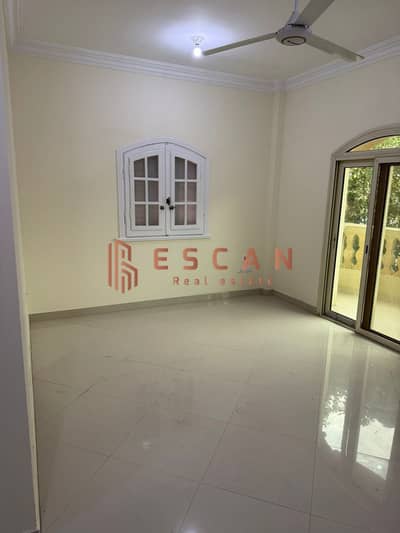 Apartment for rent in South Academy, near services. Broker from the owner.