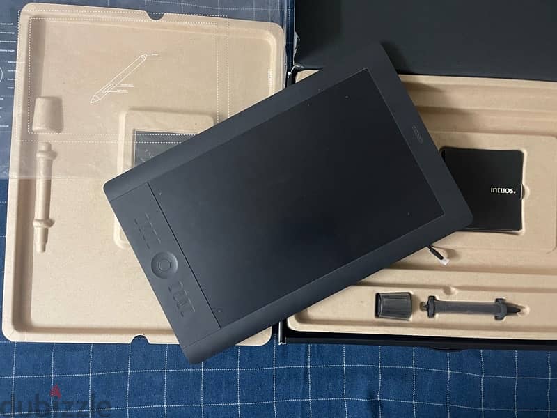)Wacom Intouse 5 (Large 1