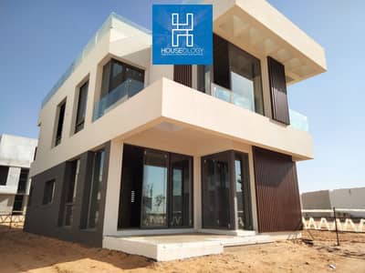 Standalone villa ready for viewing, delivery within two years, installments over 10 years, in the heart of New Cairo.