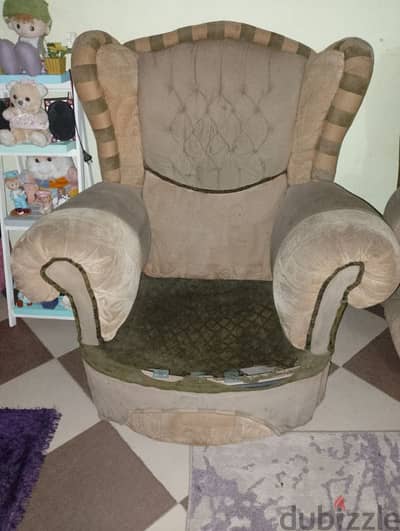 2 فوتيه وكنبه محتاجين تنجيد