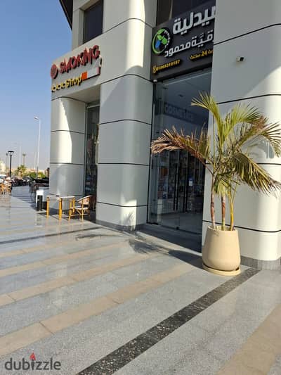 للايجار محل ١٣٤متر في مول سيلفر جيت مدينة الشيخ زايد دور اول واجهة علي الشارع الرئيسي