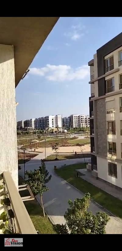Apartment for sale in Zayed Garden 2, 130 meters, second floor, attached, apartment 12, 3 rooms, 2 bathrooms, 3 million and 950 thousand required, down payment, 9 installments remaining, installment value 135 thousand, total 515