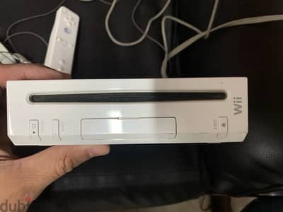 جهاز  Wii  مستعمل بحاله ممتازة