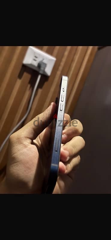 iPhone 13 box 2