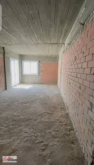 Apartment for sale in Mountain View Club Park, area 160, first floor, 3 bedrooms, 3 bathrooms, reception, all installments paid, meters available, club contract available with concession, required 6,242,250