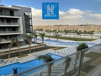 Ground floor apartment with garden for sale in the heart of Al-Shorouk, directly on the Suez Road, installments over 10 years